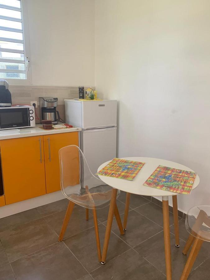 La Caraibe Dans La Station Balneaire Apartman Saint-Francois  Kültér fotó